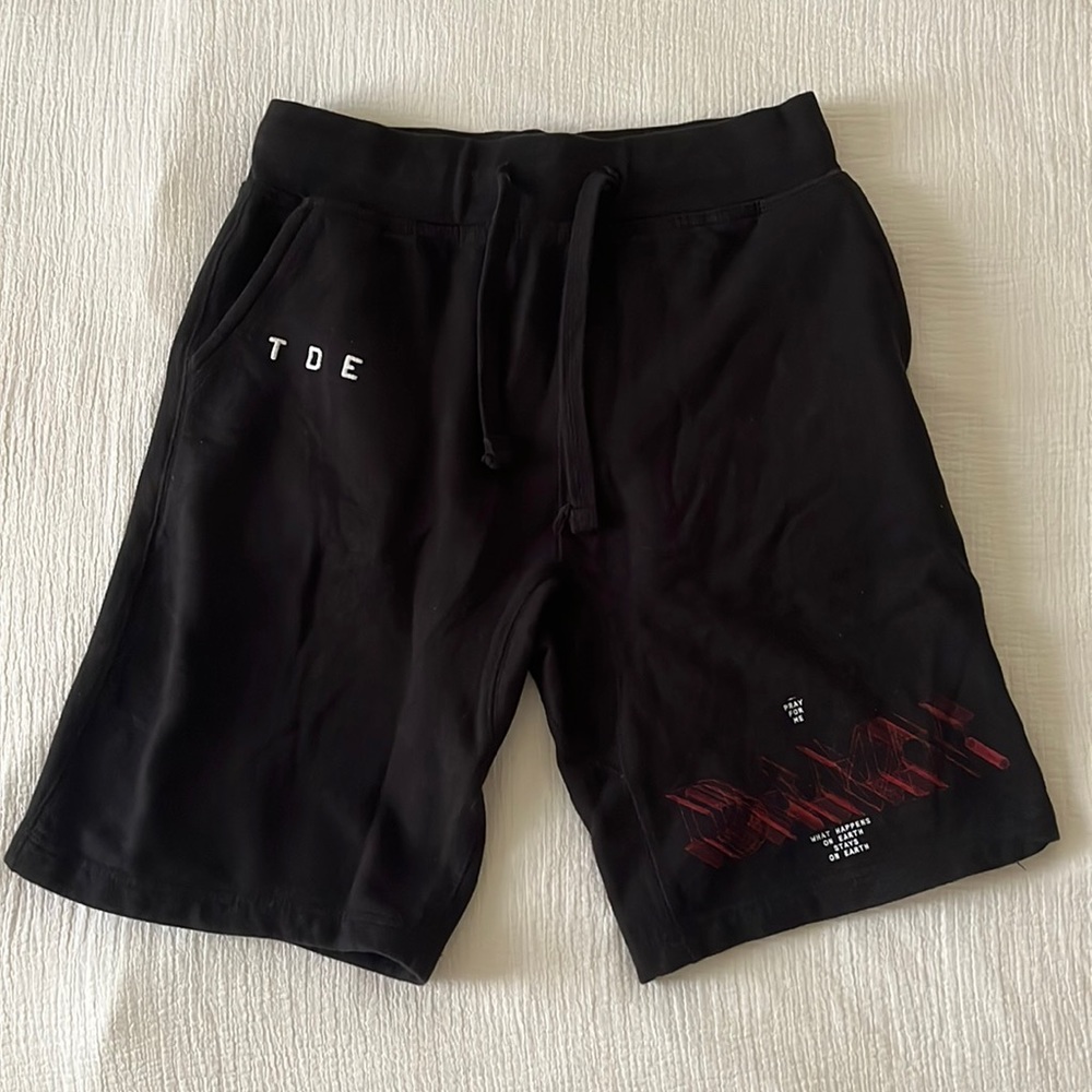 TDE Kendrick Lamar DAMN fleece shorts, black size Medium